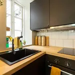 Dinbnb Homes I Cozy Cellar In Historical Cobblestone Street