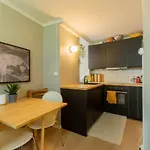 펜션 Dinbnb Homes I Cozy Cellar In Historical Cobblestone Street